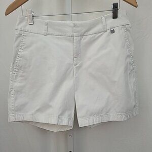 Helly Hansen Women's Crew Shorts Size 31 White Fly Front Pockets Stretch